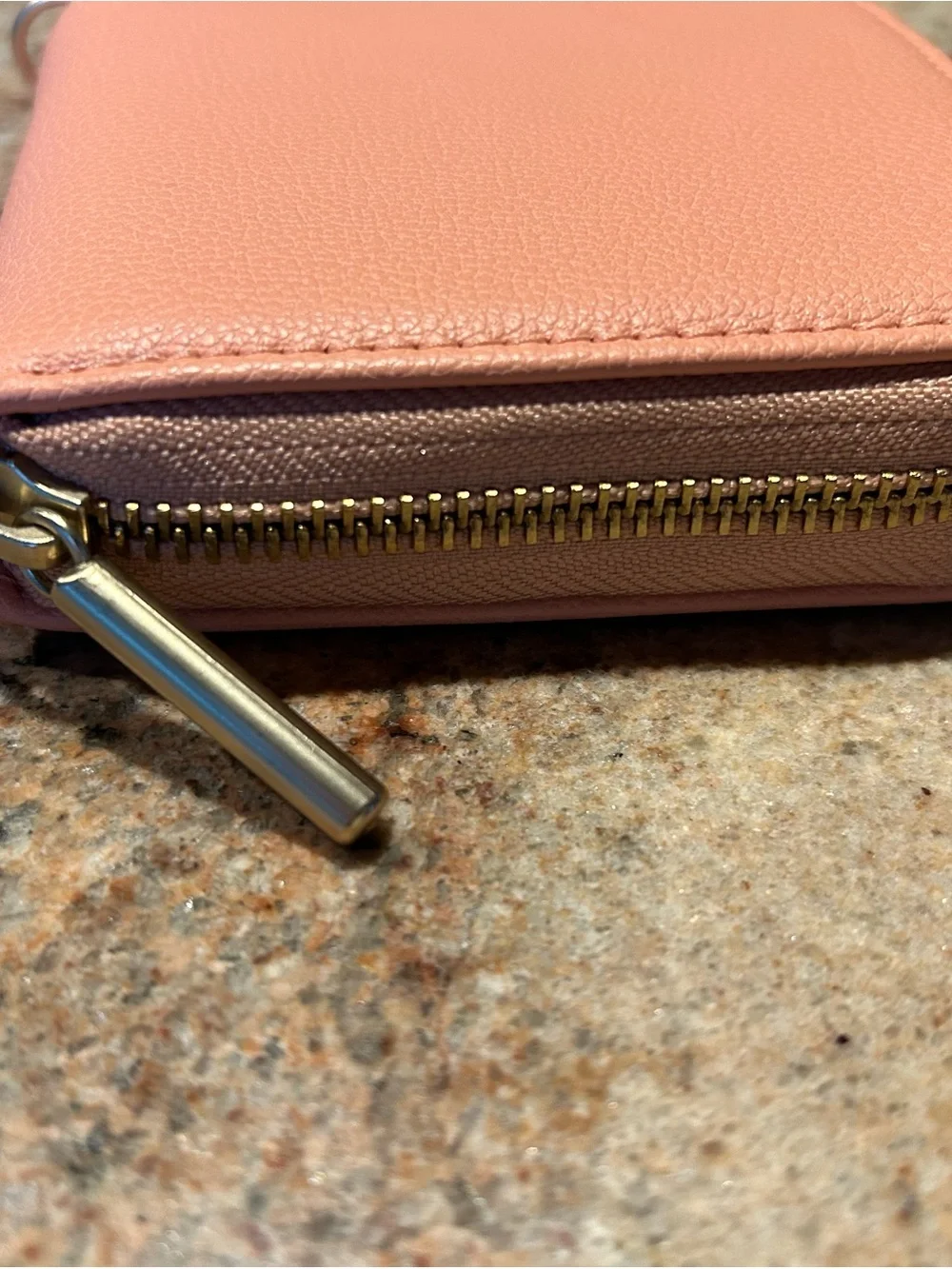 Thirty-One Gifts  Zippy 5” Wallet in Coral Peach Faux Pebble Leather NWOT